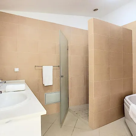 Villa Moniz By Lovelystay Funchal (Madeira)