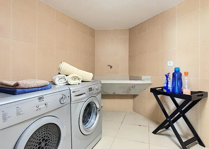 Villa Moniz By Lovelystay *